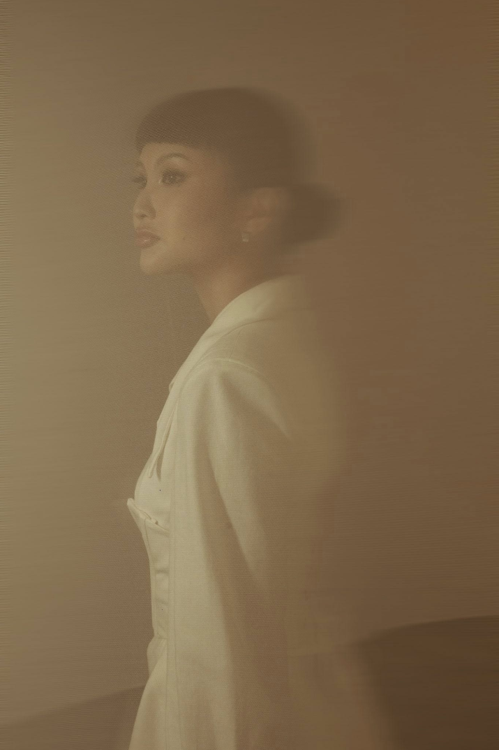 Chân dung qua lớp sương